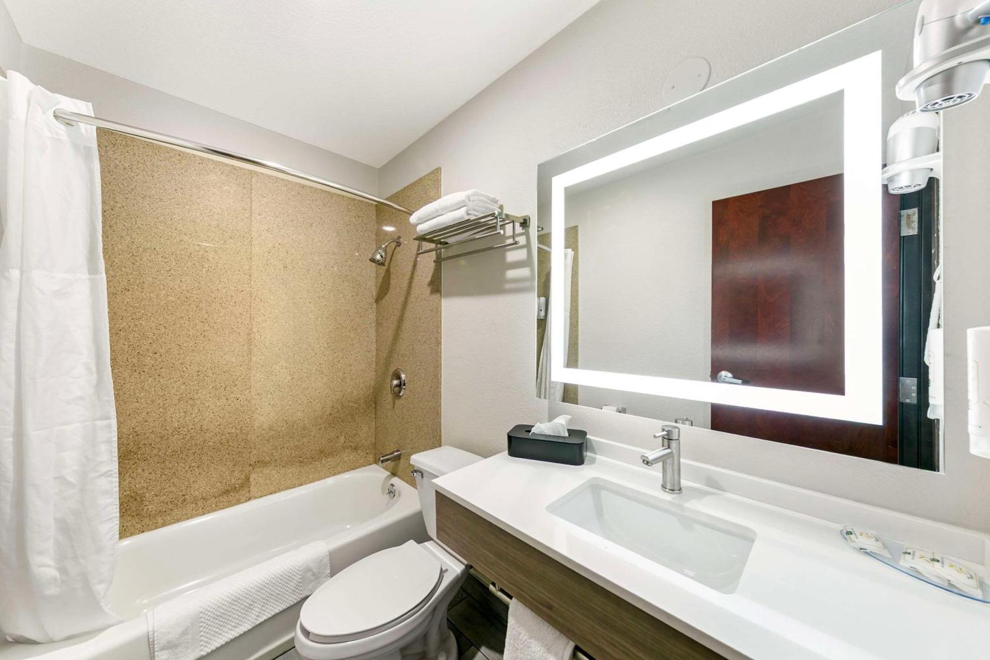 Quality Inn & Suites Sacramento Eksteriør billede