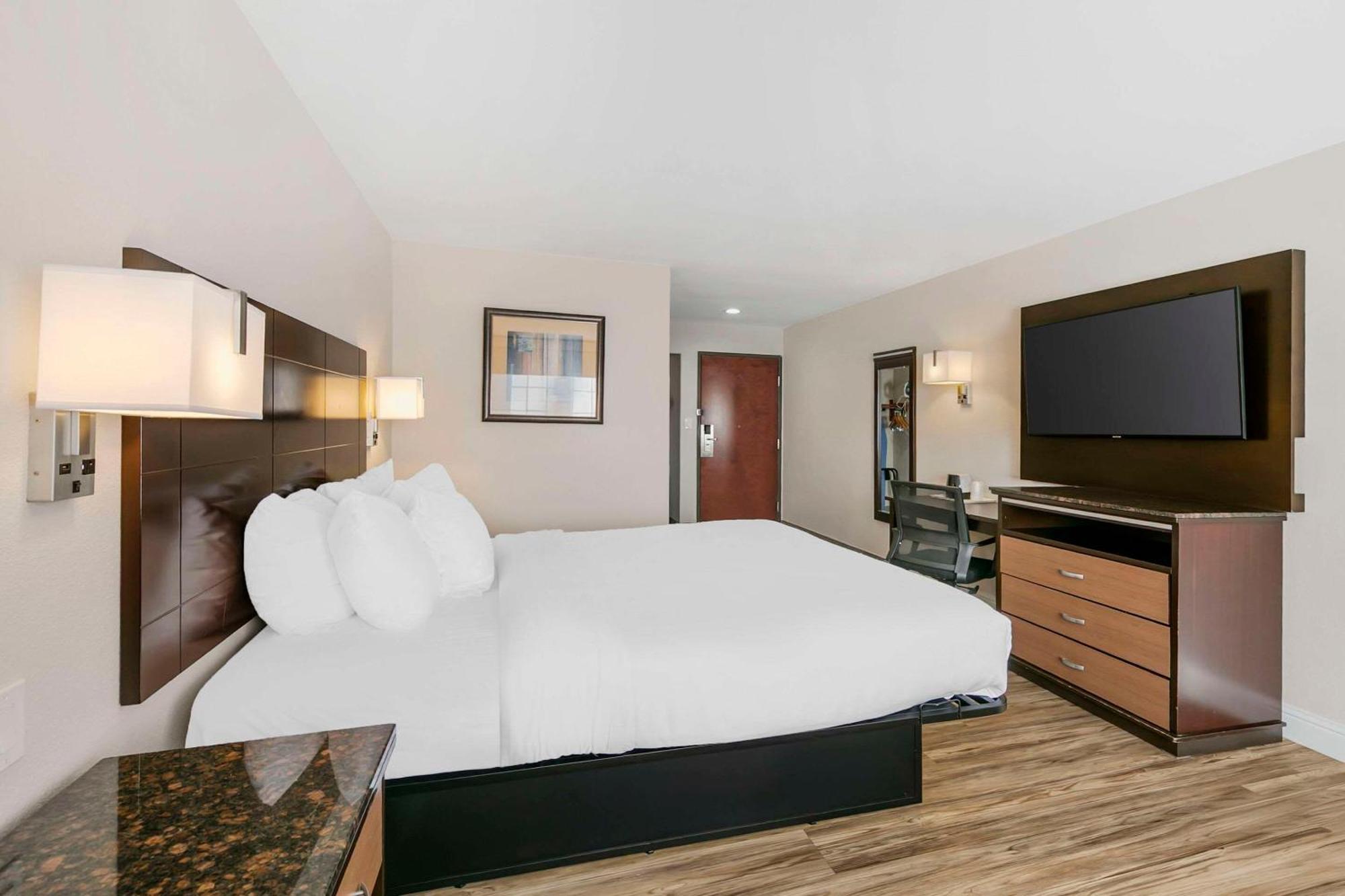 Quality Inn & Suites Sacramento Eksteriør billede